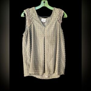 Knox Rose Green Sleeveless Pleated Blouse